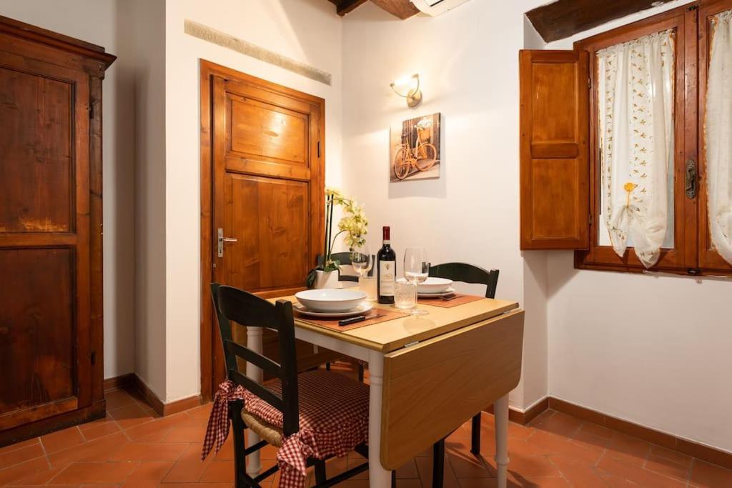 Keys Of Italy - Corsob 9 - Florentine Studio Close To Palazzo Vecchio Florence Luaran gambar